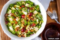 Crispy Cashew Salad with Lime Dressing: Refreshing Crunch Bowl