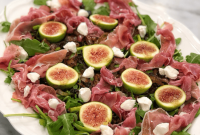 Arugula and Fig Salad with Goat Cheese and Balsamic Vinaigrette