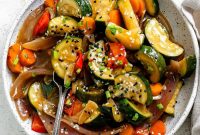 Crispy Garlic Zucchini Stir-Fry Recipe for Weeknight Meals