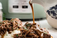 Juicy Hot Roast Beef Sandwich Recipe for Quick Comfort Meals
