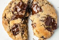 Ultimate Chocolate Chip Cookie Recipe for Gooey, Crispy Results
