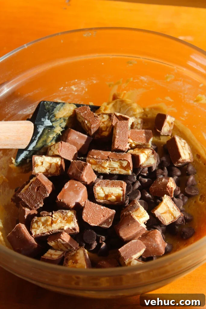 Chewy Snickers Blondies Recipe: Candy Bar Blondie Bars 6 Baked blondies cooling