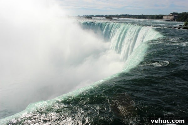 Niagara Falls: Views from Above, Below and Behind 19 edge