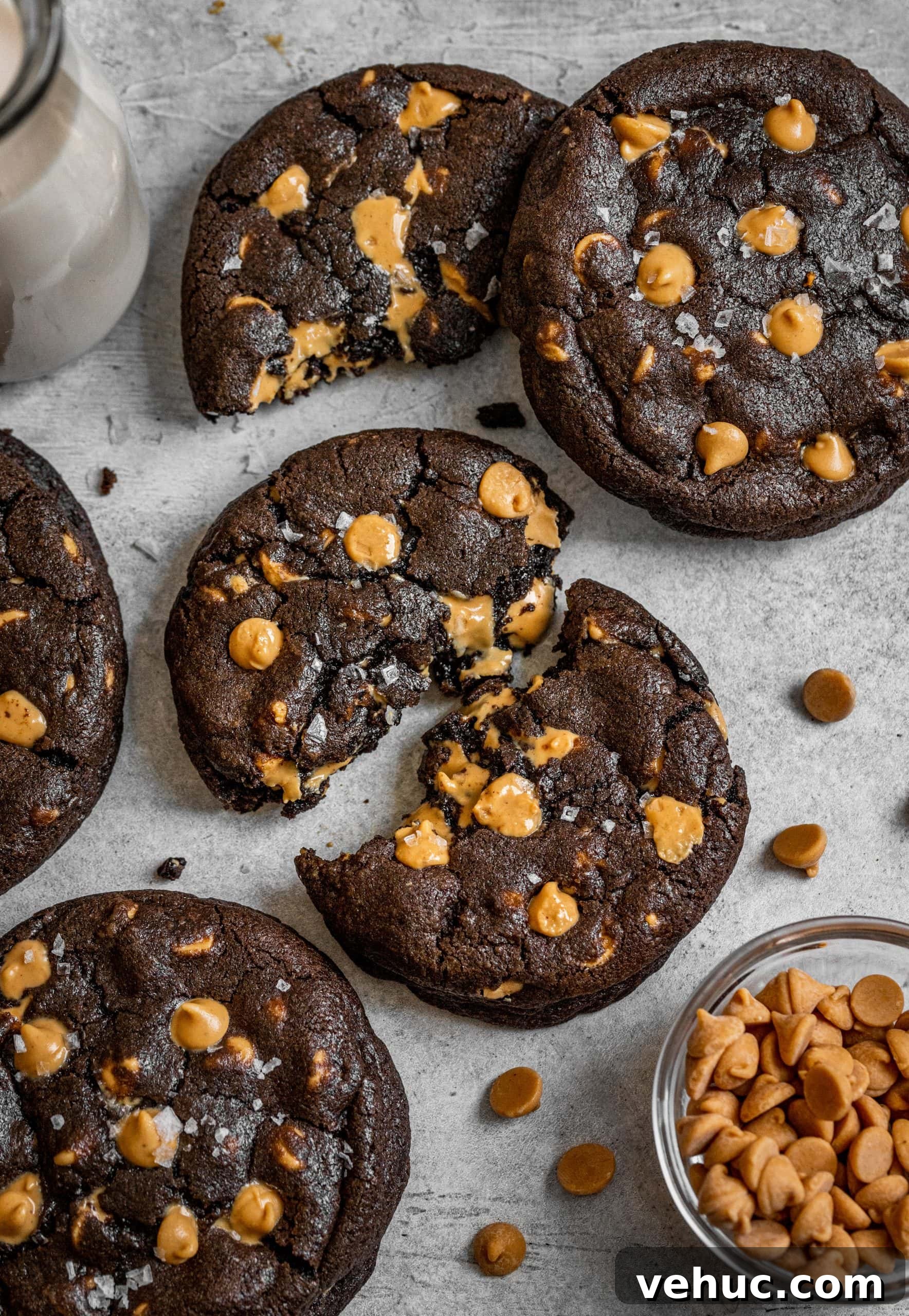 Copycat Levain Dark Chocolate Peanut Butter Chip Cookies 4 Copycat Levain Bakery Dark Chocolate Peanut Butter Chip Cookies