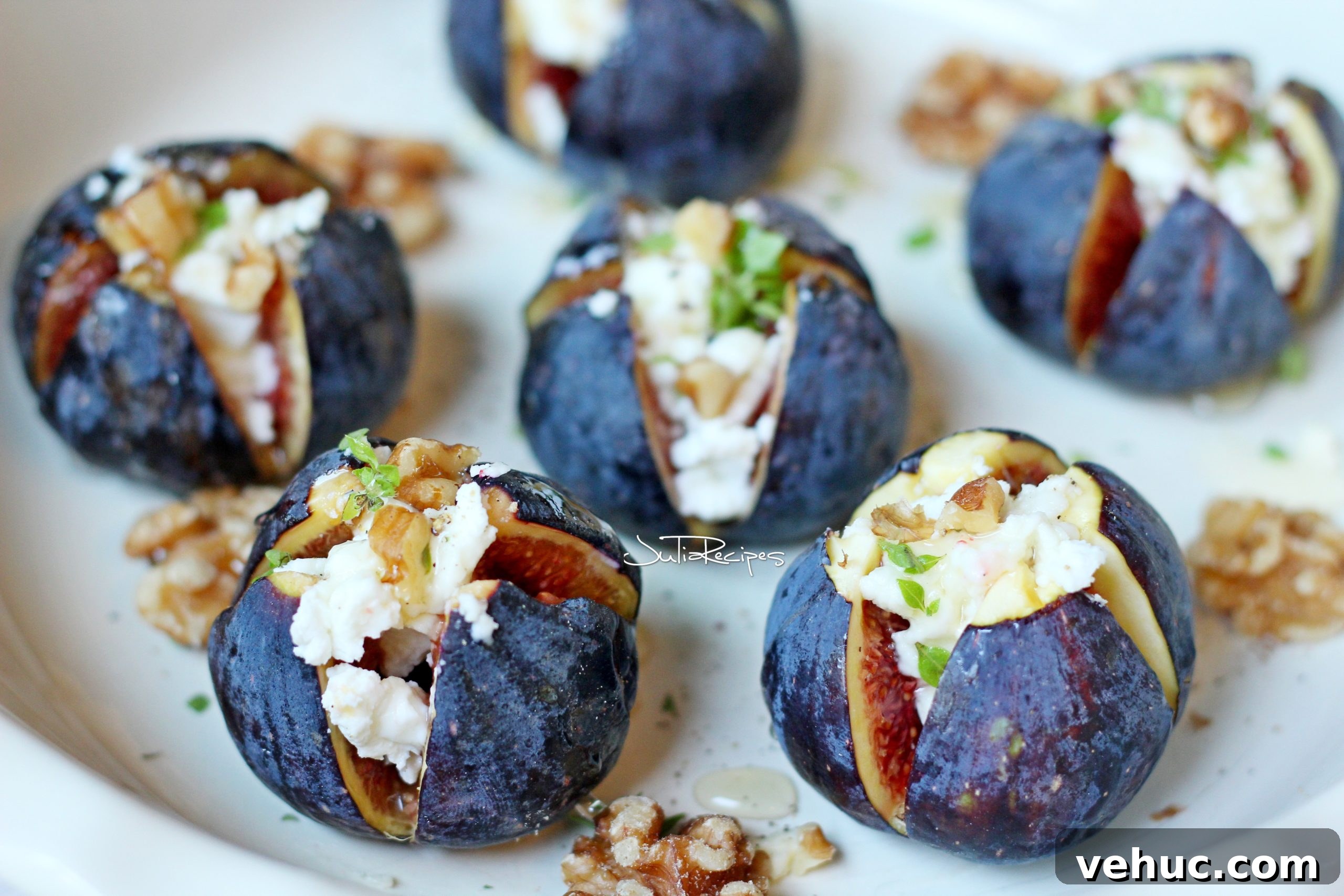 Baked Figs with Goat Cheese and Honey for a Simple Appetizer 6 baked figs filled with goat cheese and walnuts