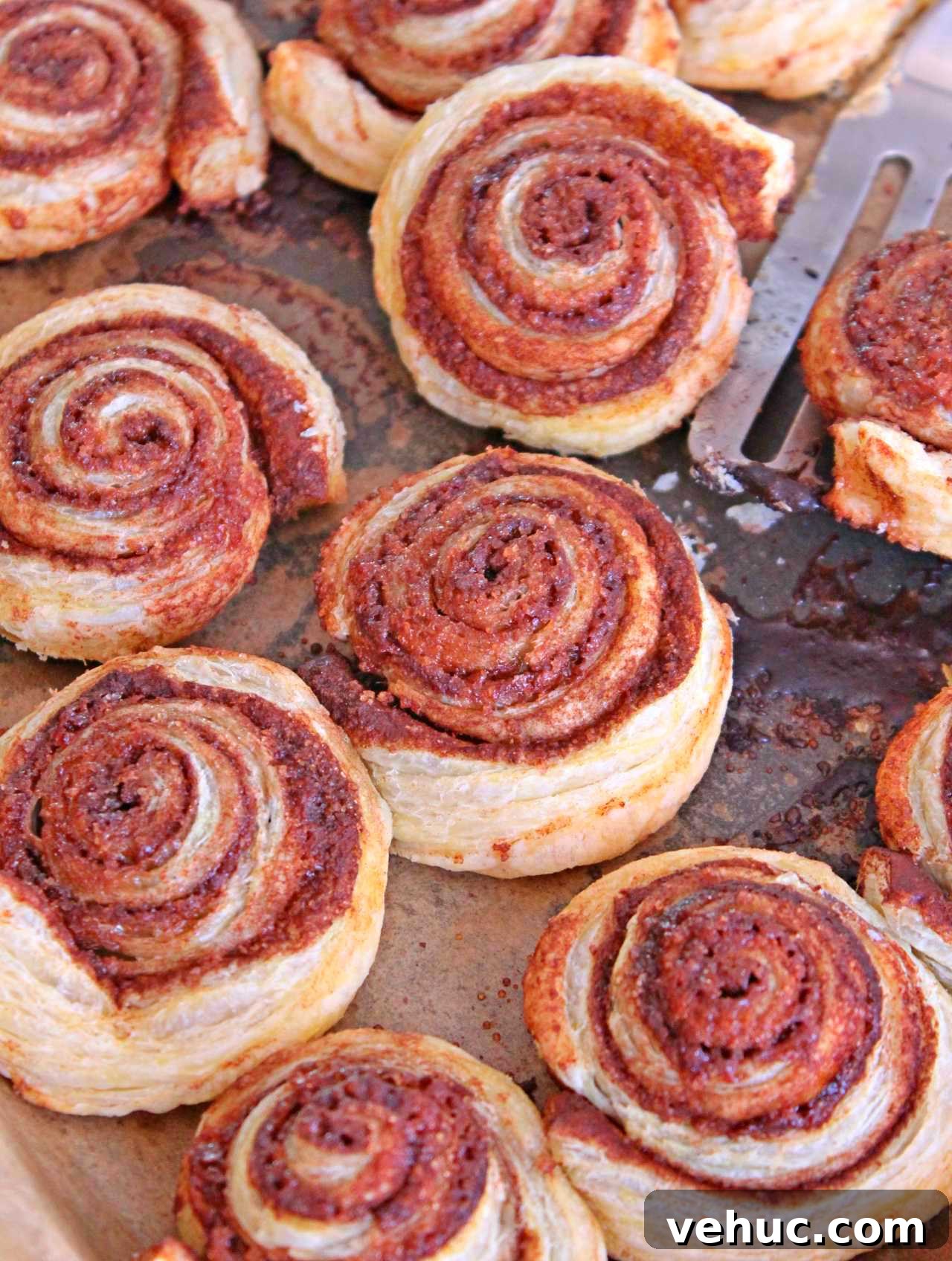 40+ 30-Minute Family Meals for Busy Weeknights 6 the easiest, yummiest and simple cinnamon rolls you've ever eaten
