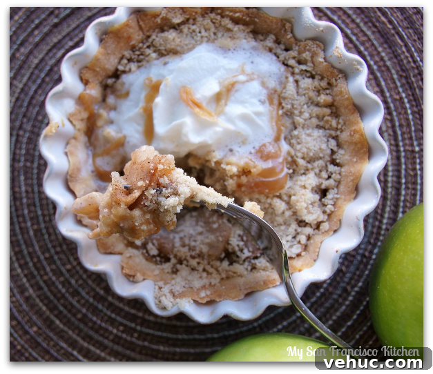 Mini Caramel Apple Pies: Perfect Bite-Sized Fall Treats 8 caramel-apple-pie-top