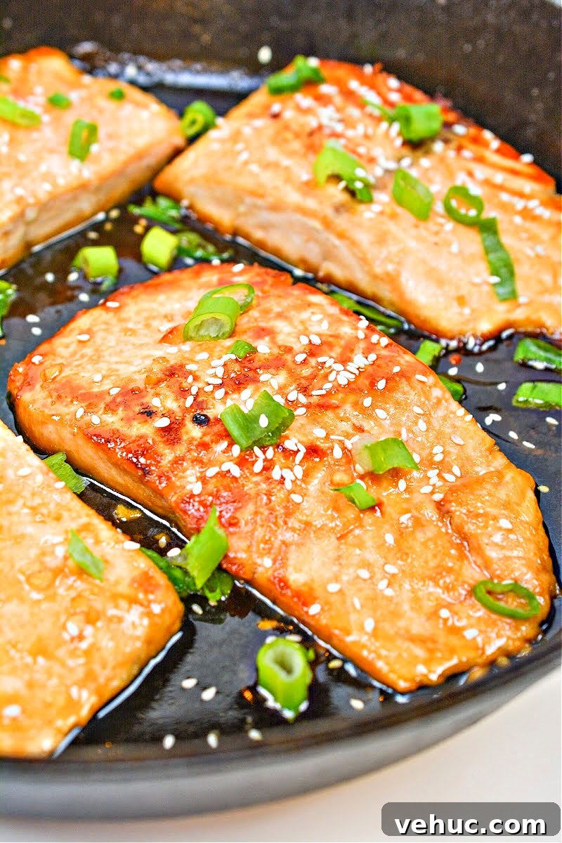 Spicy Sriracha Glazed Salmon - Keto-Friendly Recipe 2 Keto Sriracha Salmon