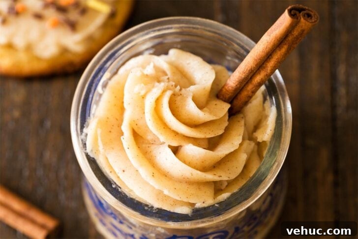 Cinnamon Buttercream Frosting Recipe for Cakes and Cupcakes 6 Close up of cinnamon frosting