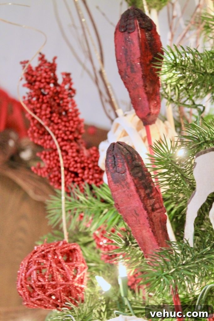 Rustic Woodland Christmas Tree Inspiration for Winter Decor 7 woodland Christmas tree topper